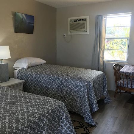 Pennwood Motor Lodge Себастьян Экстерьер фото