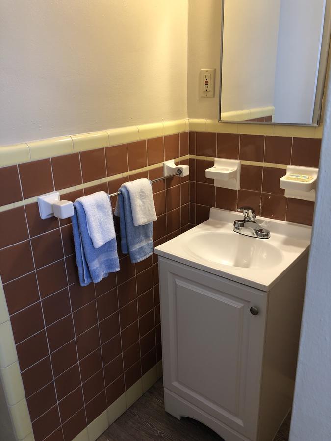Pennwood Motor Lodge Себастьян Экстерьер фото